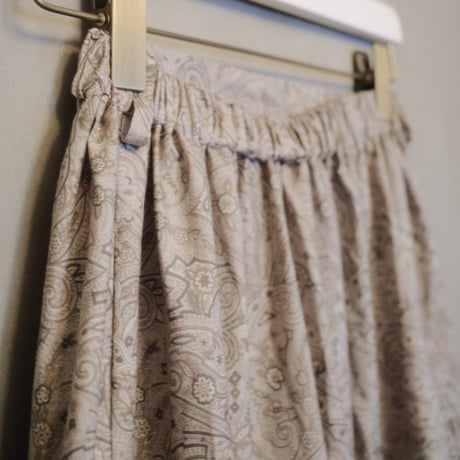 LUCKY PAISLEY DANDAN SKIRT - Moon light illusion