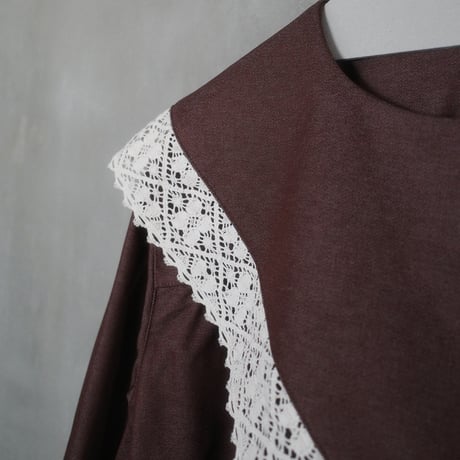 "walk happily" lace collar dress - brown