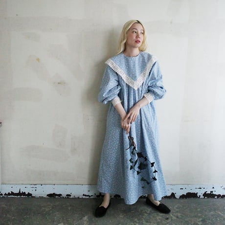 【3/5〜再予約販売】"skip happily" lace collar dress - light blue