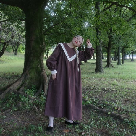 "walk happily" lace collar dress - brown