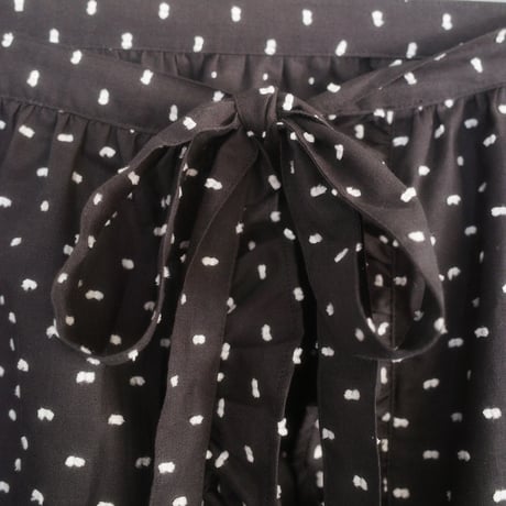 Tang Yuan Parlor's APRON - toro2 black
