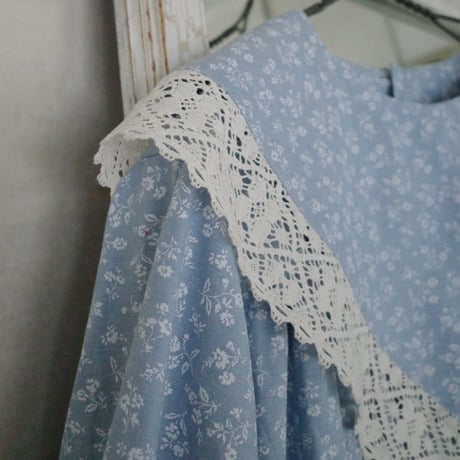【3/5〜再予約販売】"skip happily" lace collar dress - light blue