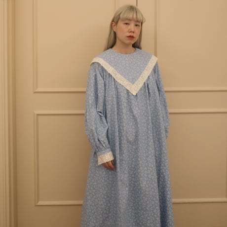 【3/5〜再予約販売】"skip happily" lace collar dress - light blue