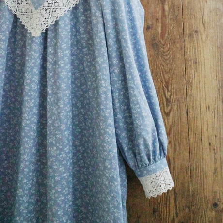 【3/5〜再予約販売】"skip happily" lace collar dress - light blue