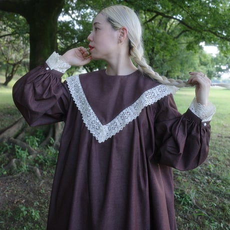 "walk happily" lace collar dress - brown