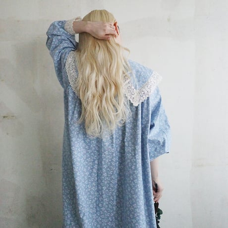 【3/5〜再予約販売】"skip happily" lace collar dress - light blue