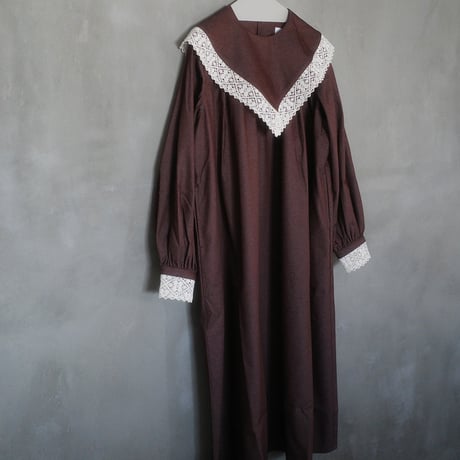 "walk happily" lace collar dress - brown