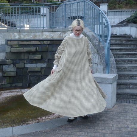 ON/OFF CHECK 182 DRESS - BEIGE QUEEN