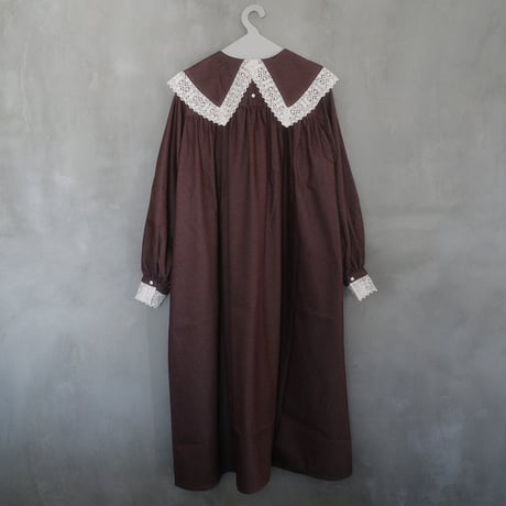 "walk happily" lace collar dress - brown