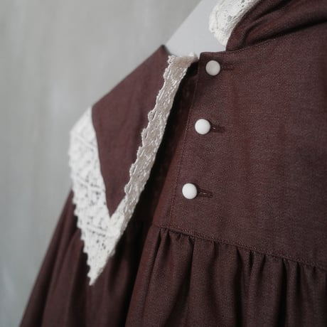 "walk happily" lace collar dress - brown
