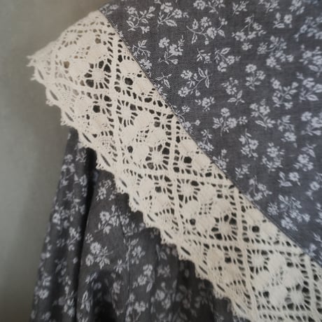 "skip happily" lace collar dress - cloudy black