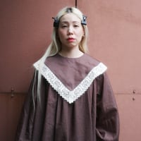 "walk happily" lace collar dress - brown
