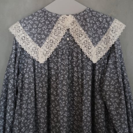 "skip happily" lace collar dress - cloudy black