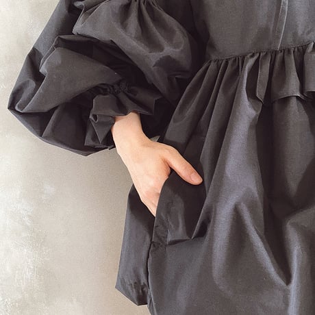 CANDY SLEEVE ANORAK - BLACK
