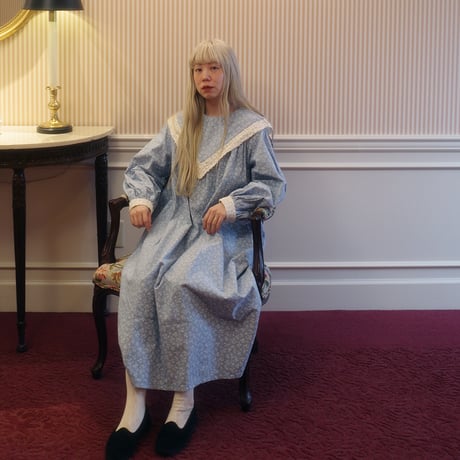 【3/5〜再予約販売】"skip happily" lace collar dress - light blue