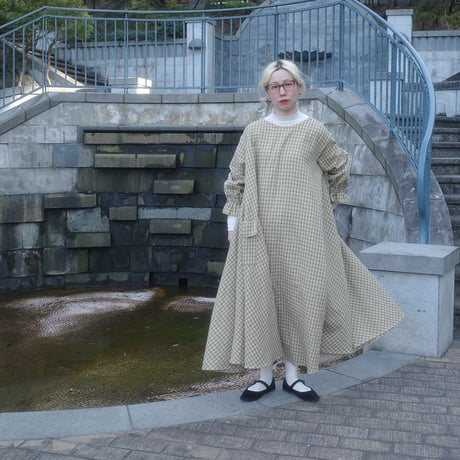 ON/OFF CHECK 182 DRESS - BEIGE QUEEN