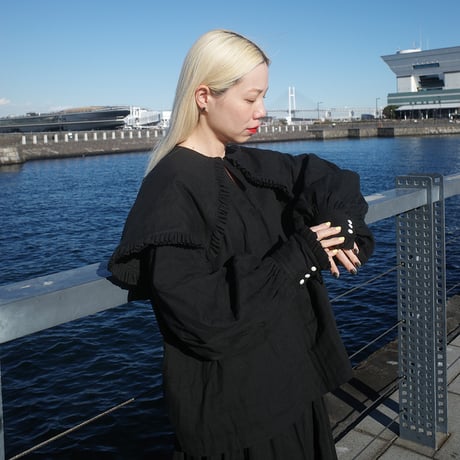 SHELTER BLOUSE - black hole