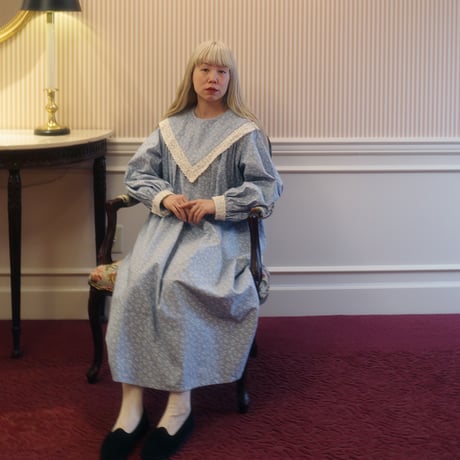 【3/5〜再予約販売】"skip happily" lace collar dress - light blue