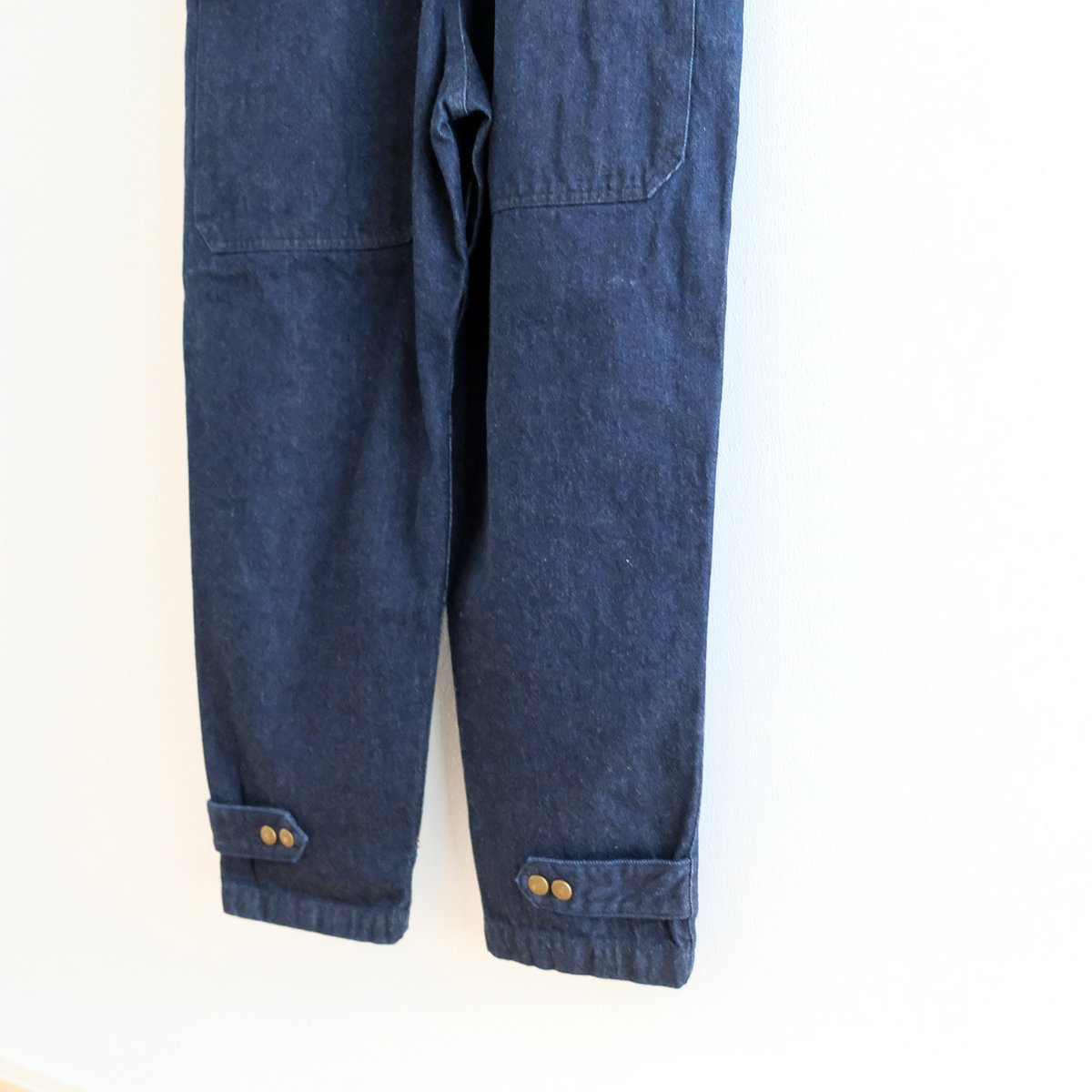 岡山デニムを使った農家がデザインする作業服。 ファーマーサロペット 