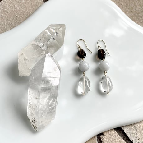 ピアス　スモーキー×ラベンダー翡翠×水晶