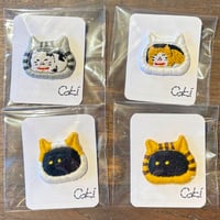 ｃｏｋｉ 猫ハウス 刺繍ブローチ
