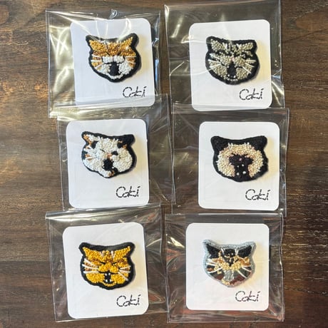ｃｏｋｉ ガオー猫 刺繍ブローチ