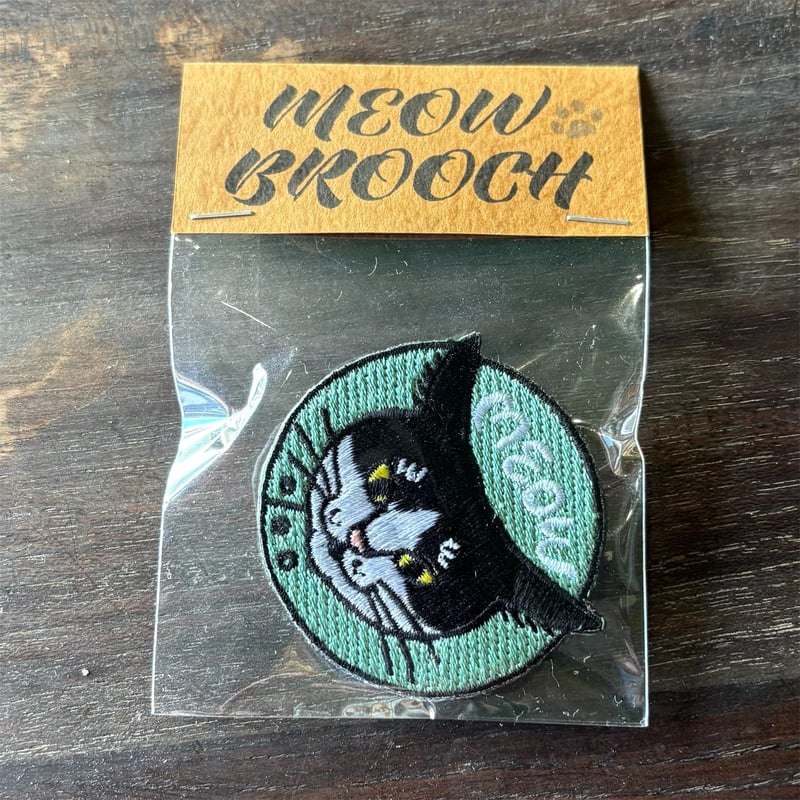 喫茶こぐまや 刺繍ブローチ | 泥猫倶楽部