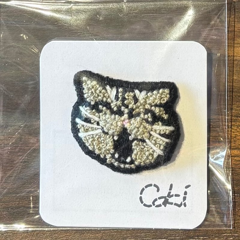 coki ガオー猫 刺繍ブローチ | 泥猫倶楽部
