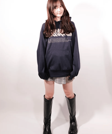 latteto バンド風プリントパーカー / LT25PPK01 NAVY