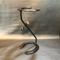 HORSE SHOE HELMET STAND /BK