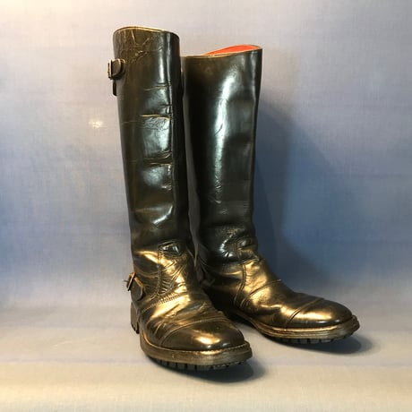 BOOTS STRAP plane