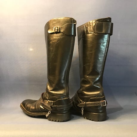BOOTS STRAP plane