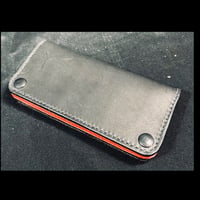 トラッカーウォレット　レッド×ブラック