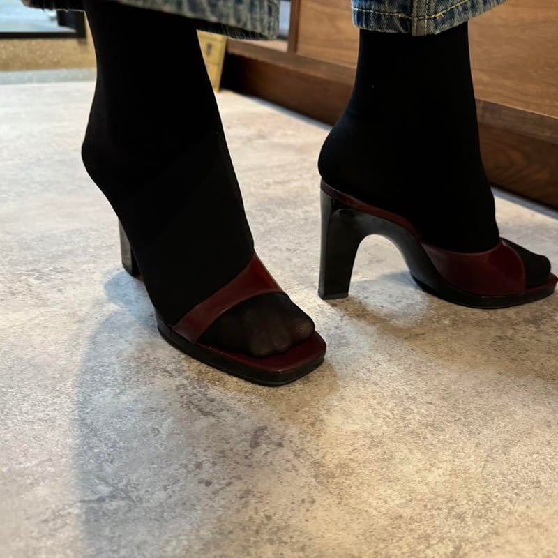 さぼてん様GUCCI ブラック ミュールスクエアトゥ34 1/2 (22cm〜) USED)GUCCI ミュール106 2204 0 361/2 C （送料別途／お