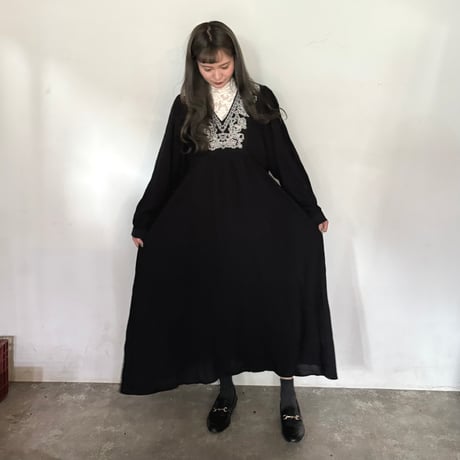 刺繍スモックワンピース