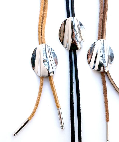 ANEMONE / Leather Necklace Silver
