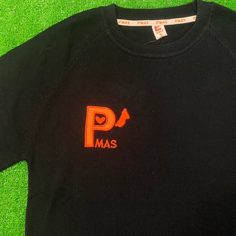 Pマーク丸首ニットセーター(ブラック)