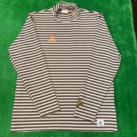 《P'MAS×Karl Helmut》タートルネック(ブラウン)