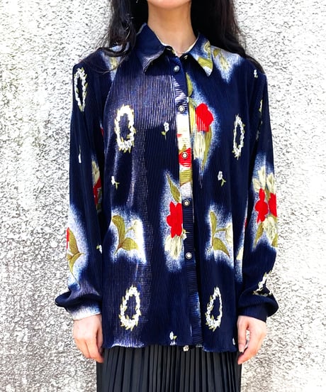 Surrounded Wreaths Pleats Shirts