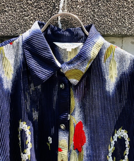 Surrounded Wreaths Pleats Shirts