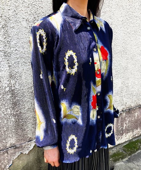 Surrounded Wreaths Pleats Shirts