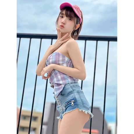「春蝶のデジタルグラビアチェキ vol.63🐥🍁」宛名＆サイン＆一言コメント入りチェキ👙