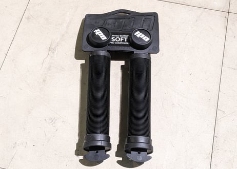 【新品】ODI LONG NECK GRIP SOFT COMPOUND グリップ ブラック