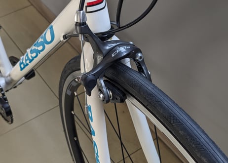 【中古】BASSO LESMO フラットバーロードバイク ホワイト クロモリ