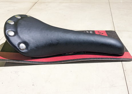 【新品】GIZA PRODUCTS VL-1221 Saddle サドル ブラック 鋲打