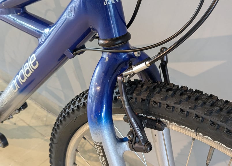 中古】CANNONDALE KILLER V 900 マウンテンバイク DEOREハイブリッ