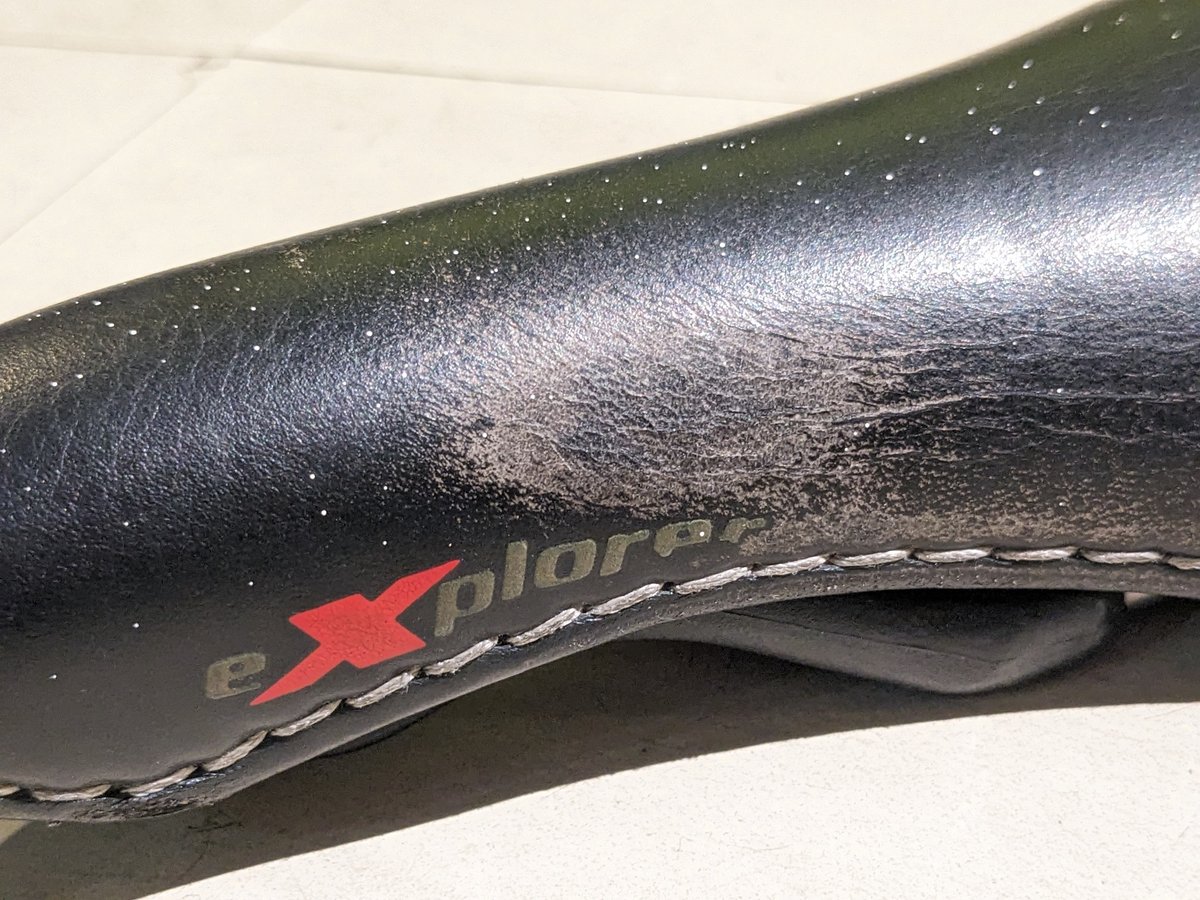 中古】Selle ITALIA eXplorer サドル ヴィンテージ ブラック | eallo