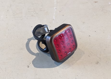 【中古】knog Blinder MOB Kid Grid リアライト ブロンズ