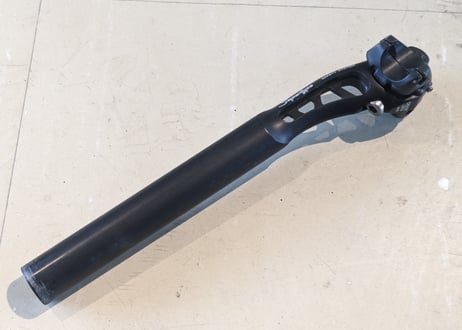 【中古】MICHE SUPERTYPE シートポスト 27.2 ブラック エアロシートポスト