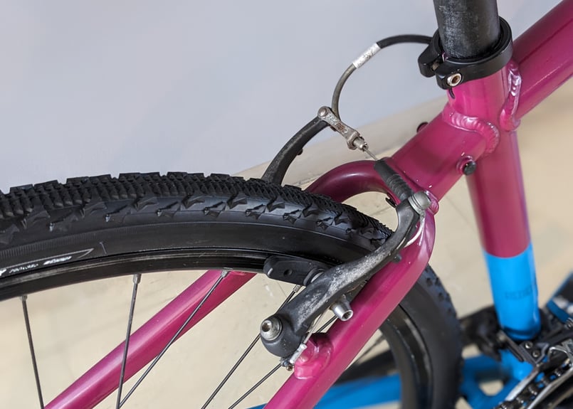 中古】GIANT SEEK R3 クロスバイク マルチカラー タイヤ新品サイズ